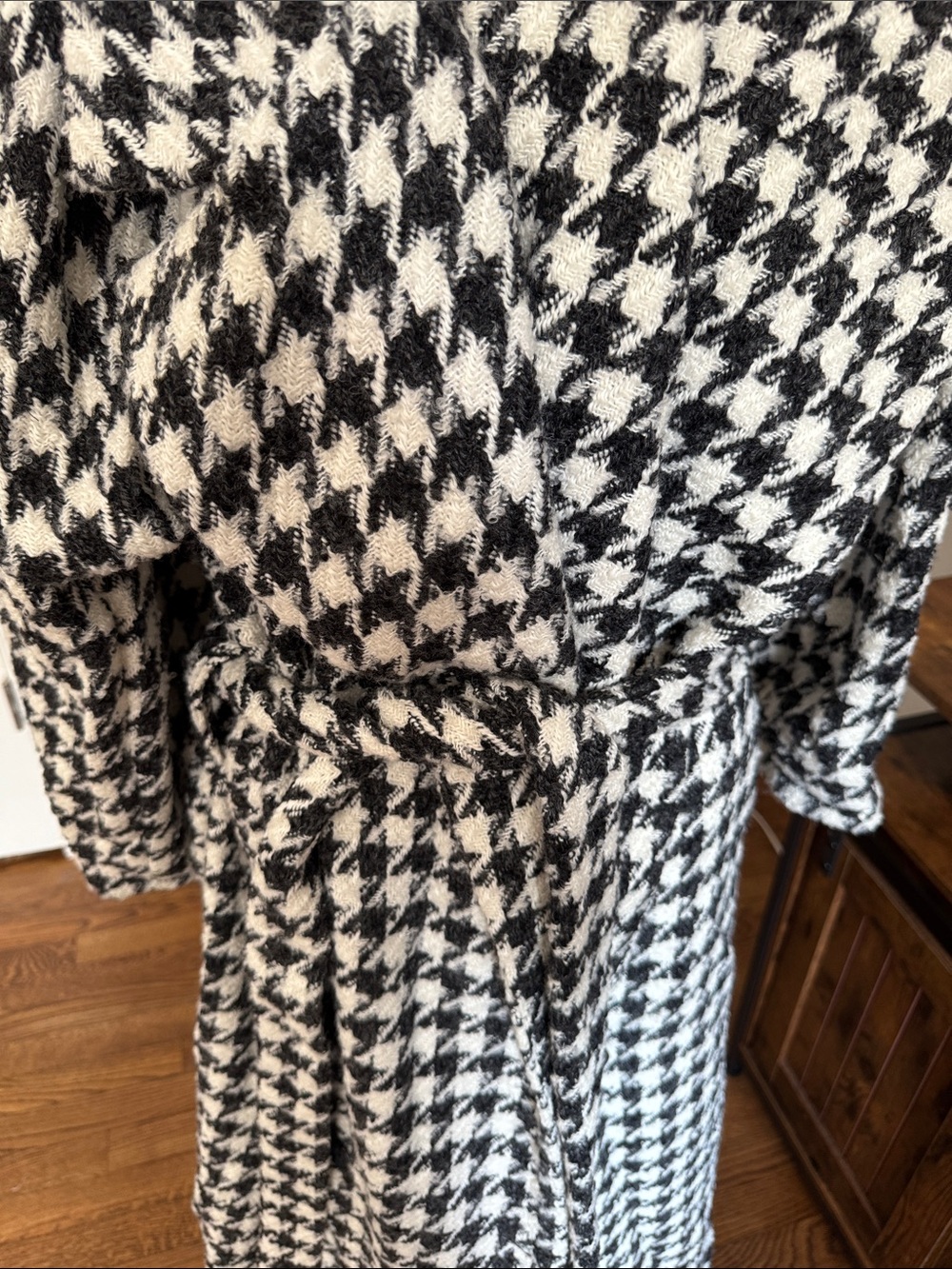 L'Academie Black and White Houndstooth Wrap Coat - Picture 2 of 8